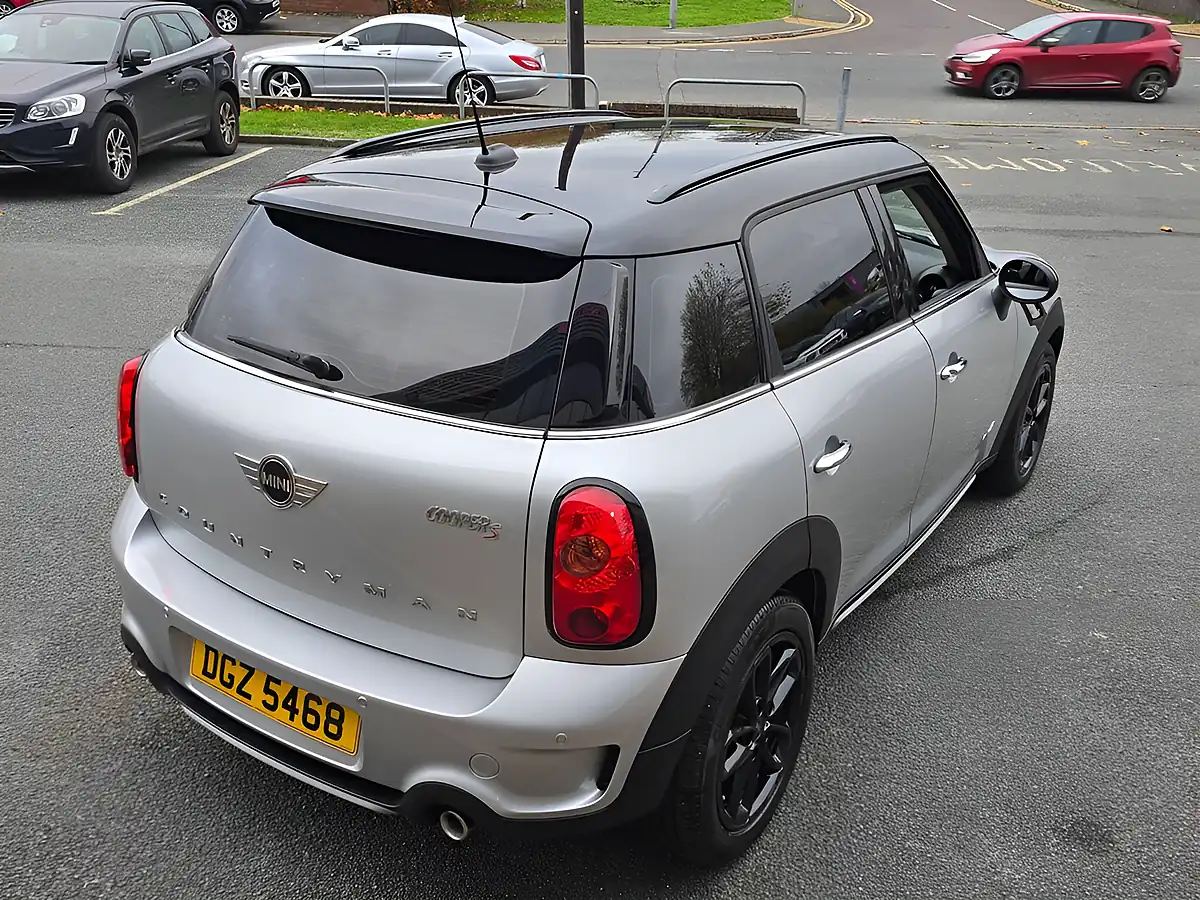 Used 2016 MINI Countryman Cooper S Crystal Silver Metallic - Interior and Exterior details 12