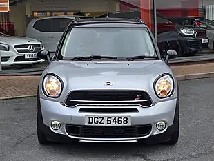 Used 2016 MINI Countryman Cooper S Crystal Silver Metallic - Interior and Exterior details 6