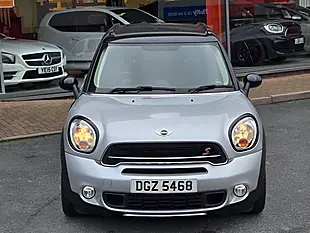 Used 2016 MINI Countryman Cooper S Crystal Silver Metallic - Interior and Exterior details 7