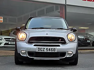 Used 2016 MINI Countryman Cooper S Crystal Silver Metallic - Interior and Exterior details 9