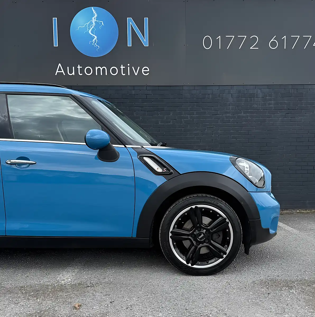 Used 2016 MINI Countryman Cooper S Kite Blue Metallic - Interior and Exterior details 13