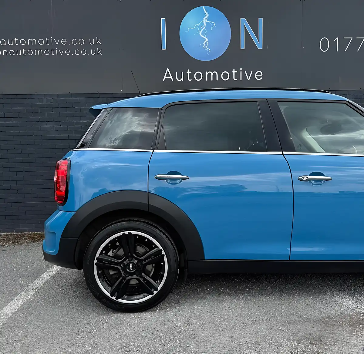 Used 2016 MINI Countryman Cooper S Kite Blue Metallic - Interior and Exterior details 15