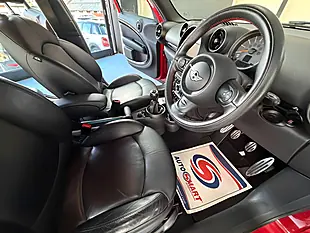 Used 2016 MINI Countryman Cooper S Red - Interior and Exterior details 10
