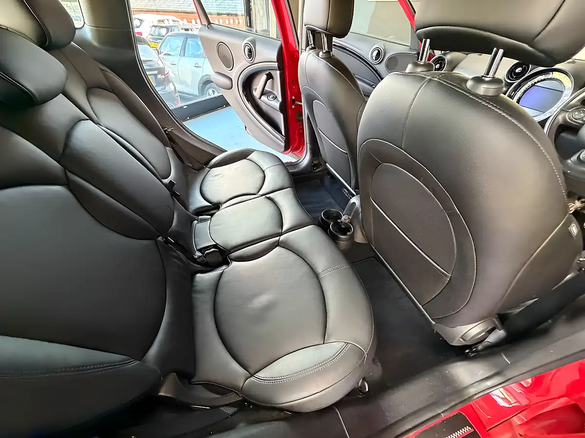 Used 2016 MINI Countryman Cooper S Red - Interior and Exterior details 11
