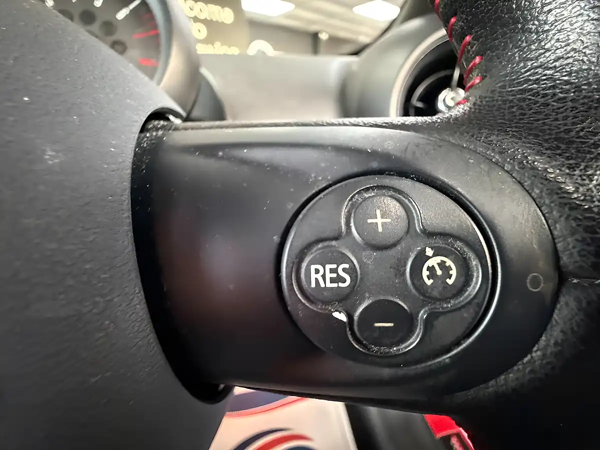 Used 2016 MINI Countryman Cooper S Red - Interior and Exterior details 12