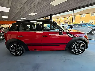 Used 2016 MINI Countryman Cooper S Red - Interior and Exterior details 2