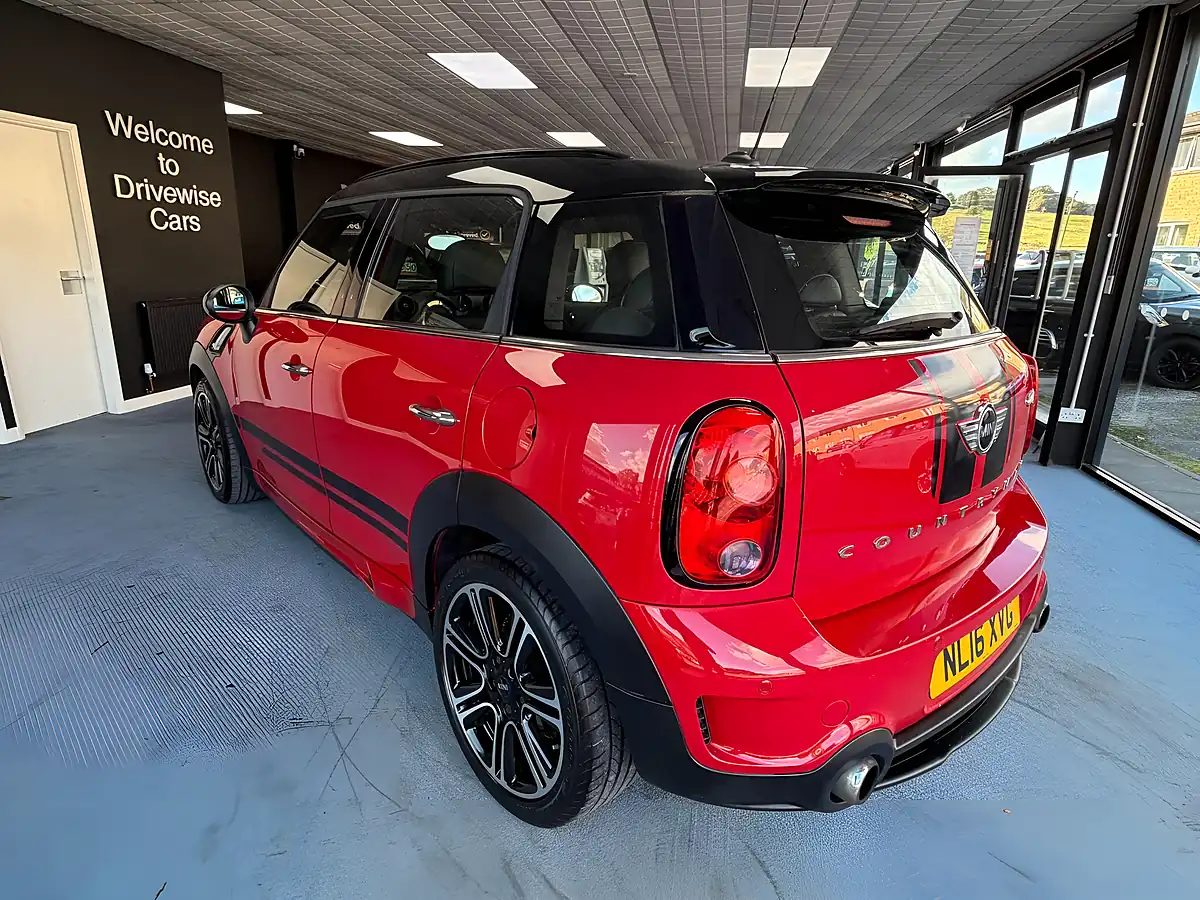 Used 2016 MINI Countryman Cooper S Red - Interior and Exterior details 7