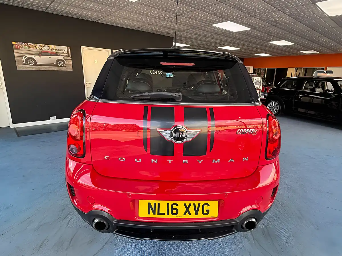 Used 2016 MINI Countryman Cooper S Red - Interior and Exterior details 8