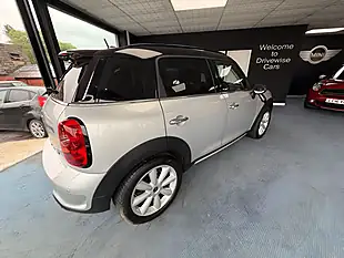 Used 2016 MINI Countryman Cooper S Silver - Interior and Exterior details 11