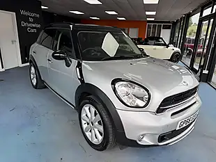 Used 2016 MINI Countryman Cooper S Silver - Interior and Exterior details 3