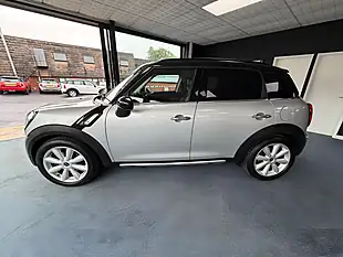 Used 2016 MINI Countryman Cooper S Silver - Interior and Exterior details 6