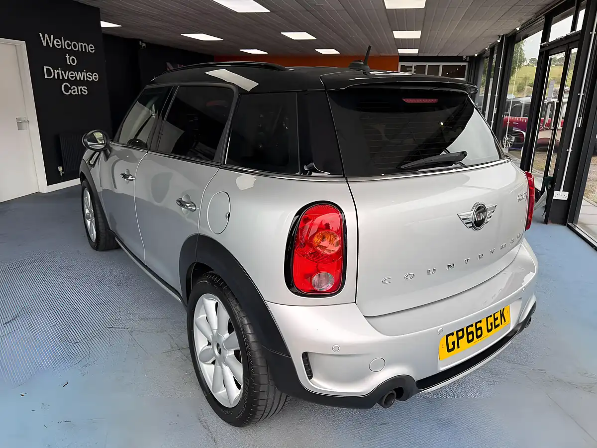 Used 2016 MINI Countryman Cooper S Silver - Interior and Exterior details 7