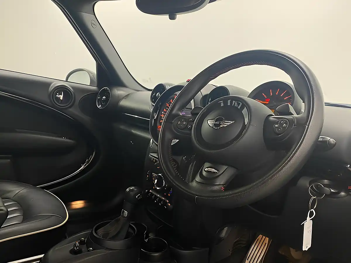 Used 2016 MINI Countryman Cooper S White - Interior and Exterior details 11