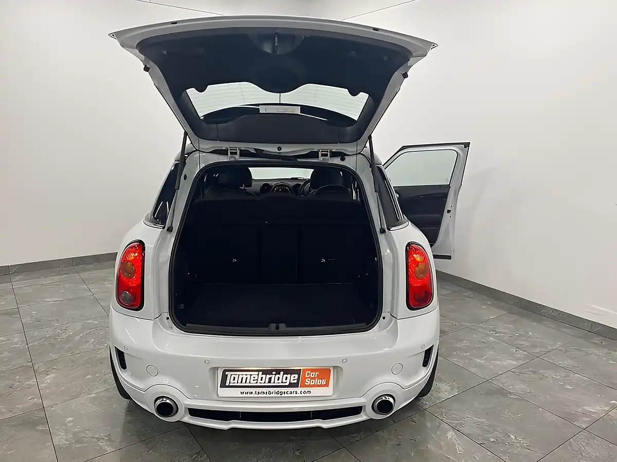 Used 2016 MINI Countryman Cooper S White - Interior and Exterior details 14