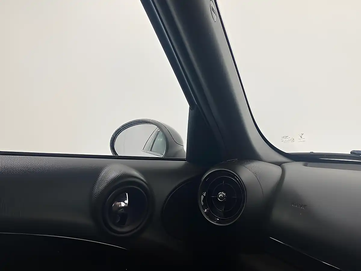 Used 2016 MINI Countryman Cooper S White - Interior and Exterior details 19