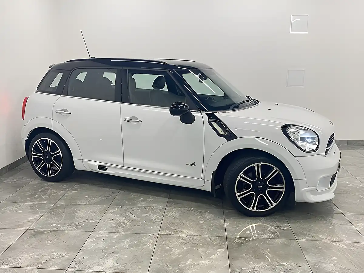 Used 2016 MINI Countryman Cooper S White - Interior and Exterior details 2