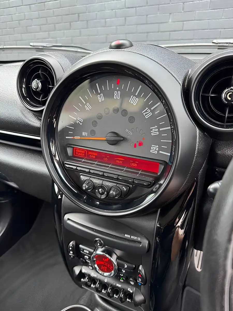Used 2016 MINI Countryman Cooper White - Interior and Exterior details 18