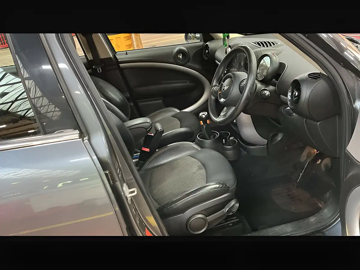 Used 2016 MINI Countryman Park Lane ALL4 Earl Grey - Interior and Exterior details 10