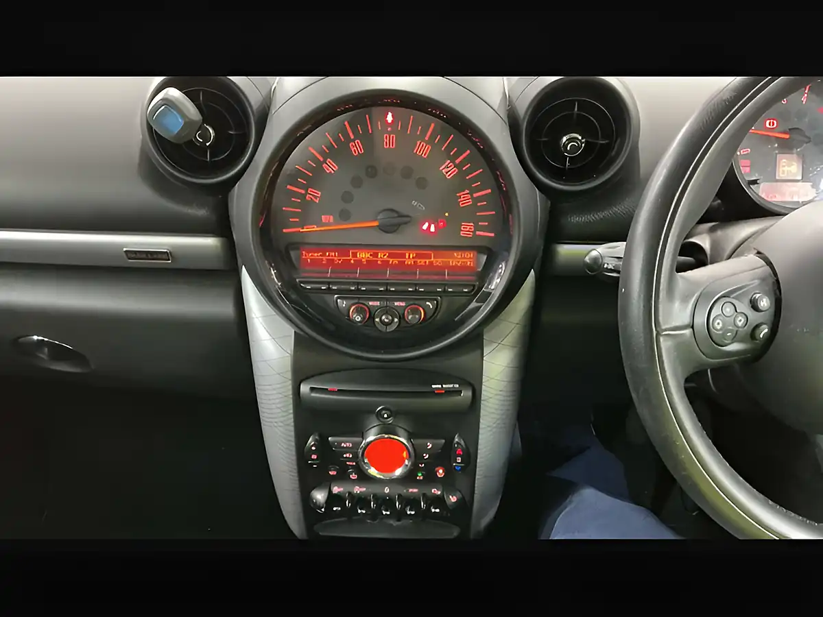 Used 2016 MINI Countryman Park Lane ALL4 Earl Grey - Interior and Exterior details 11