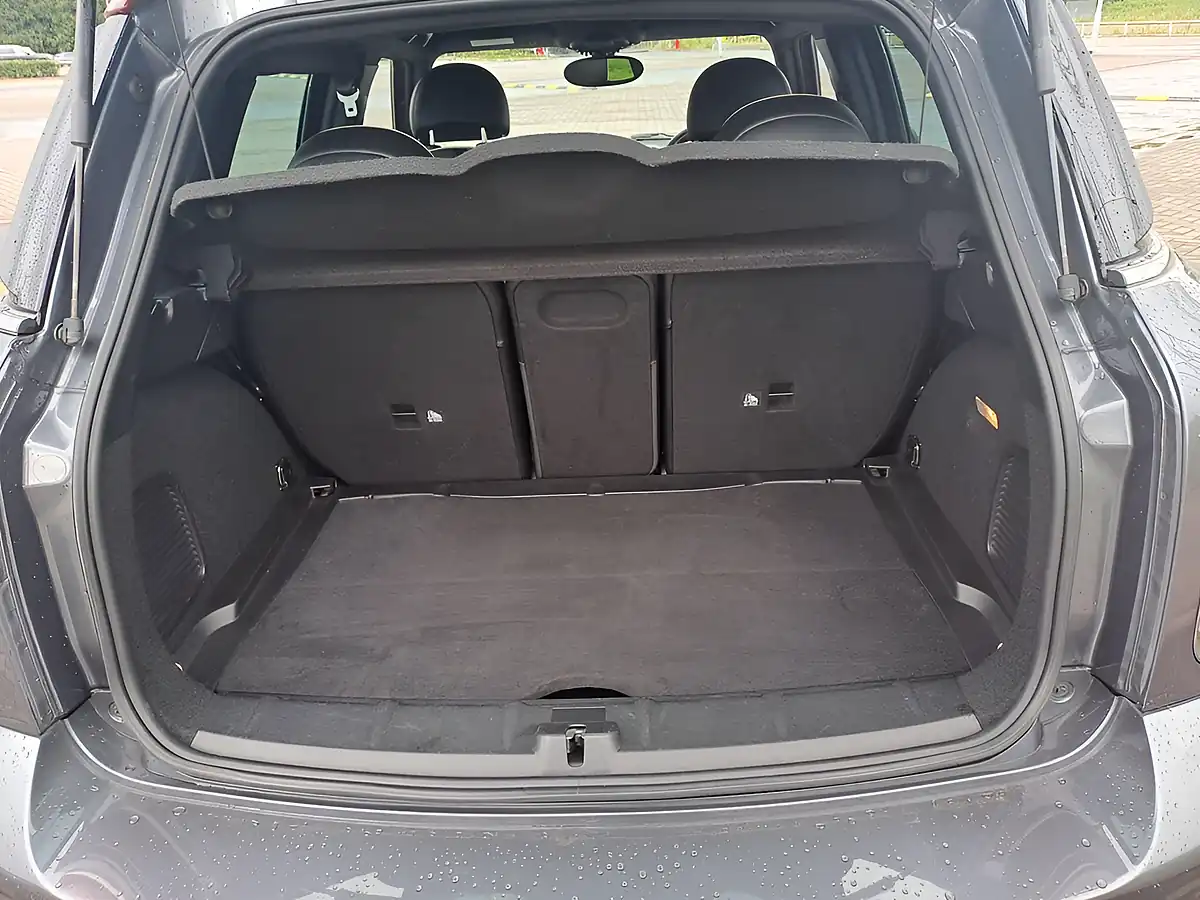 Used 2016 MINI Countryman Park Lane Earl-Grey Metallic - Interior and Exterior details 16