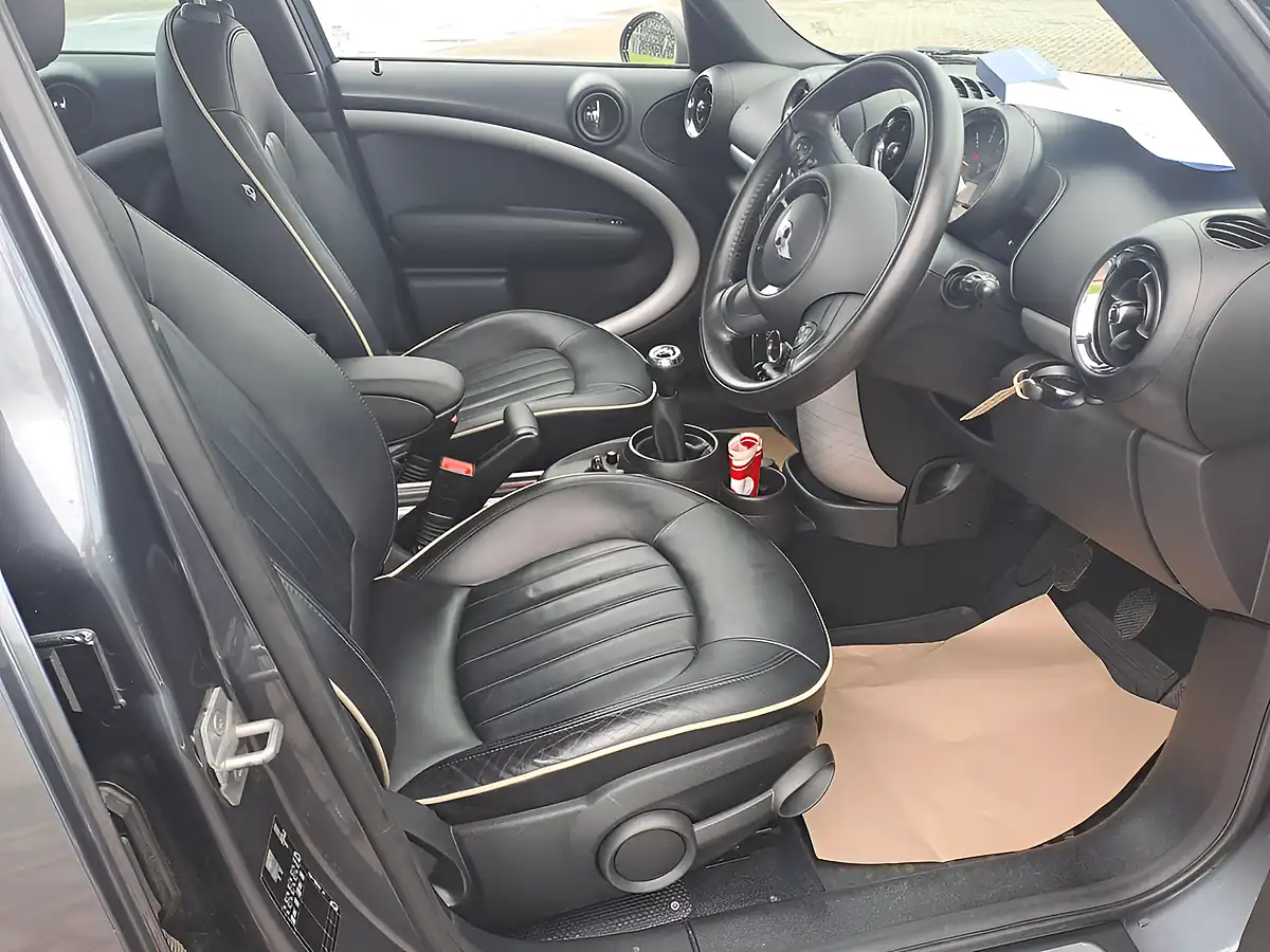 Used 2016 MINI Countryman Park Lane Earl-Grey Metallic - Interior and Exterior details 2