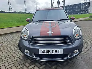 Used 2016 MINI Countryman Park Lane Earl-Grey Metallic - Interior and Exterior details 6