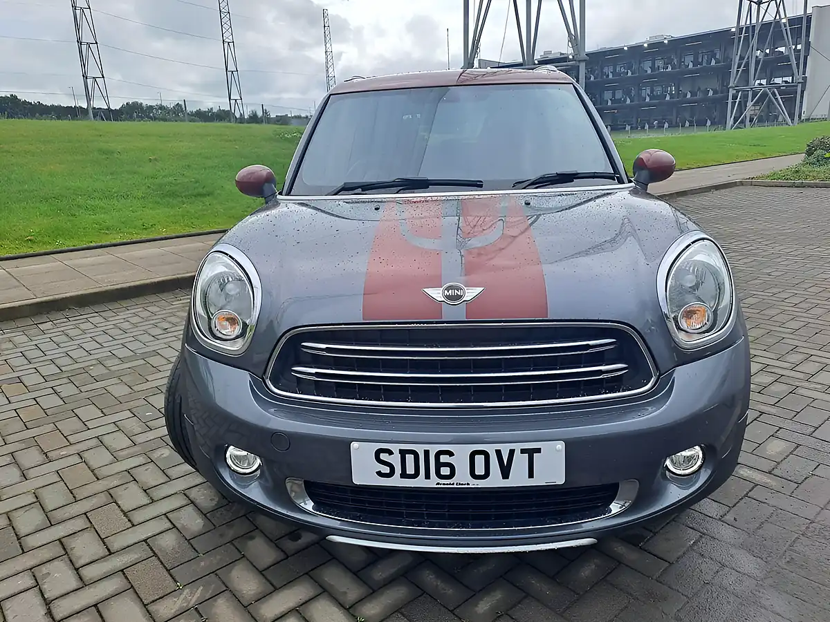 Used 2016 MINI Countryman Park Lane Earl-Grey Metallic - Interior and Exterior details 6