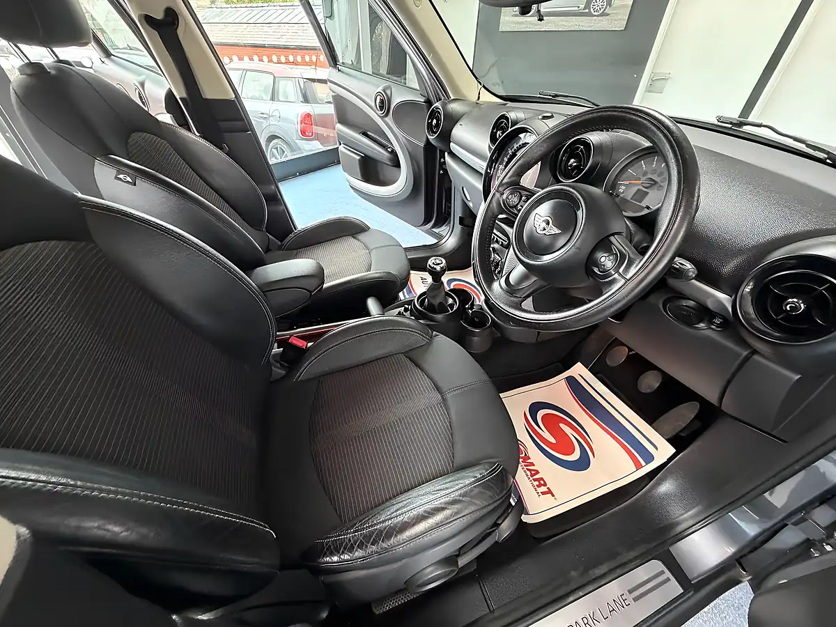 Used 2016 MINI Countryman Park Lane Grey - Interior and Exterior details 12