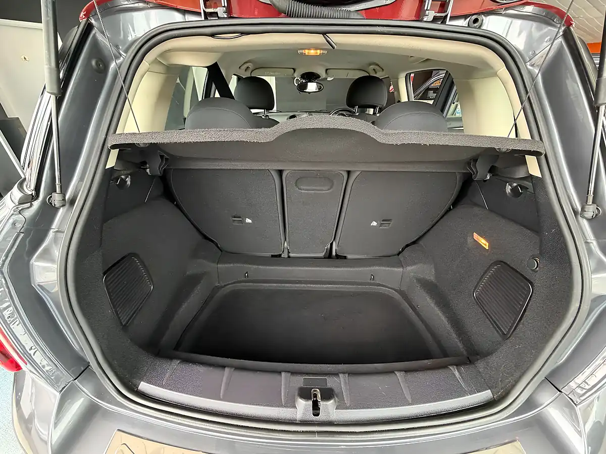 Used 2016 MINI Countryman Park Lane Grey - Interior and Exterior details 9
