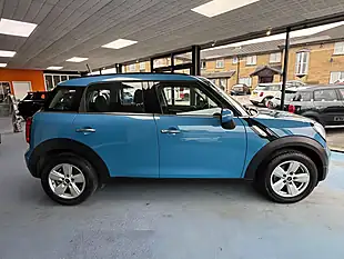 Used 2016 MINI Countryman Pepper Pack Blue - Interior and Exterior details 2