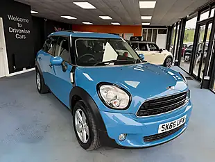 Used 2016 MINI Countryman Pepper Pack Blue - Interior and Exterior details 3
