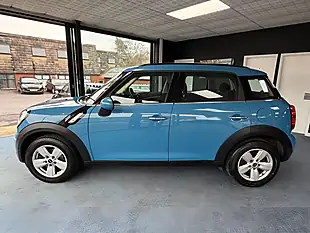 Used 2016 MINI Countryman Pepper Pack Blue - Interior and Exterior details 5