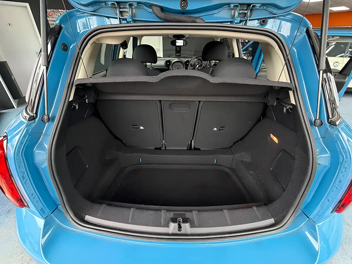 Used 2016 MINI Countryman Pepper Pack Blue - Interior and Exterior details 8