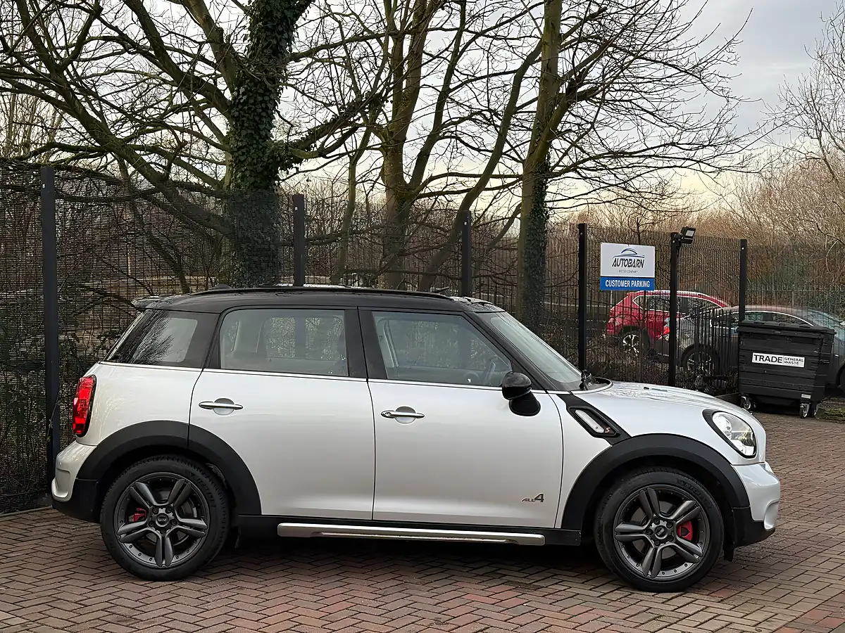 Used 2016 MINI Countryman Steptronic ALL4 Euro 5 Silver - Interior and Exterior details 10