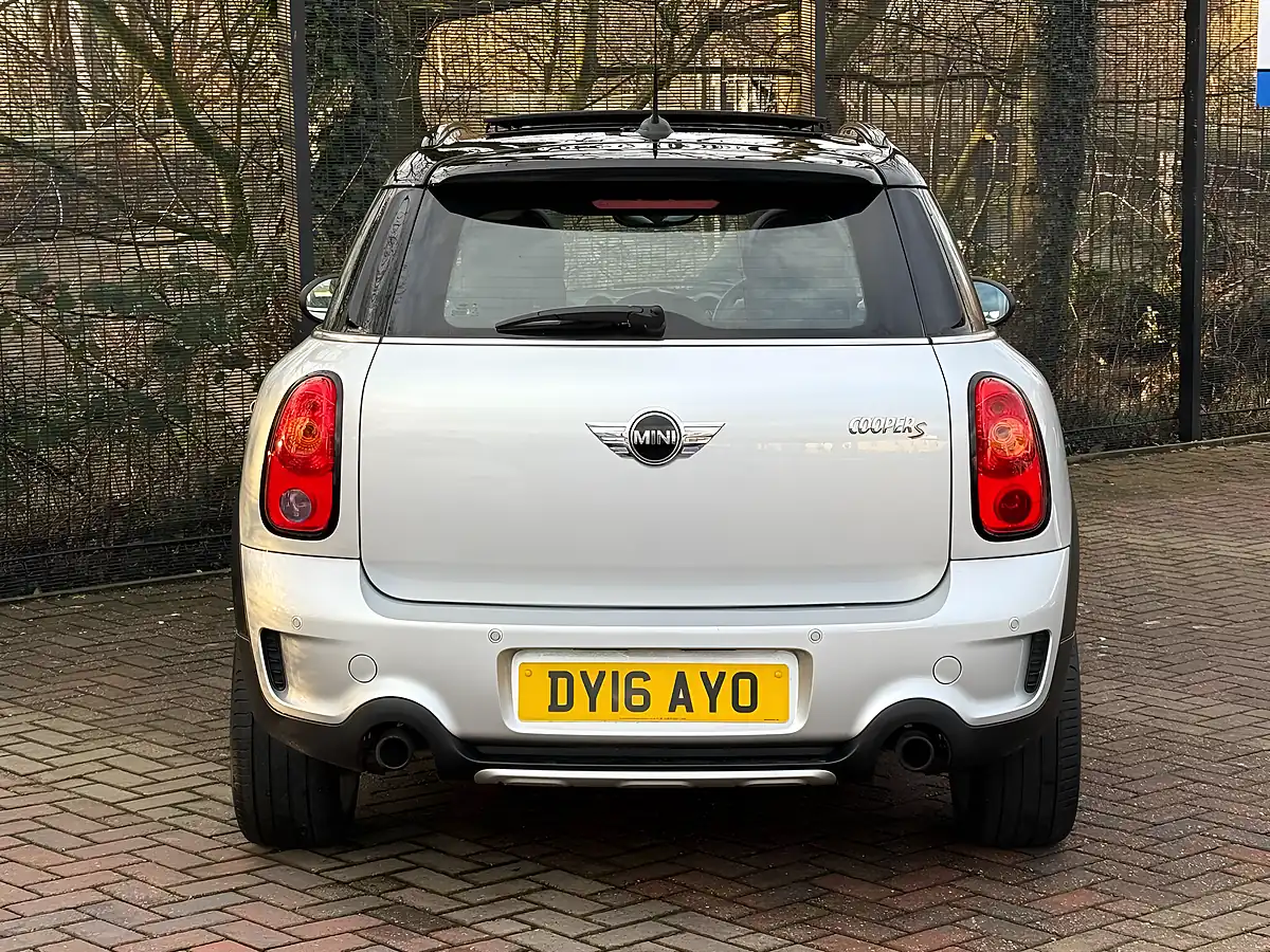 Used 2016 MINI Countryman Steptronic ALL4 Euro 5 Silver - Interior and Exterior details 8
