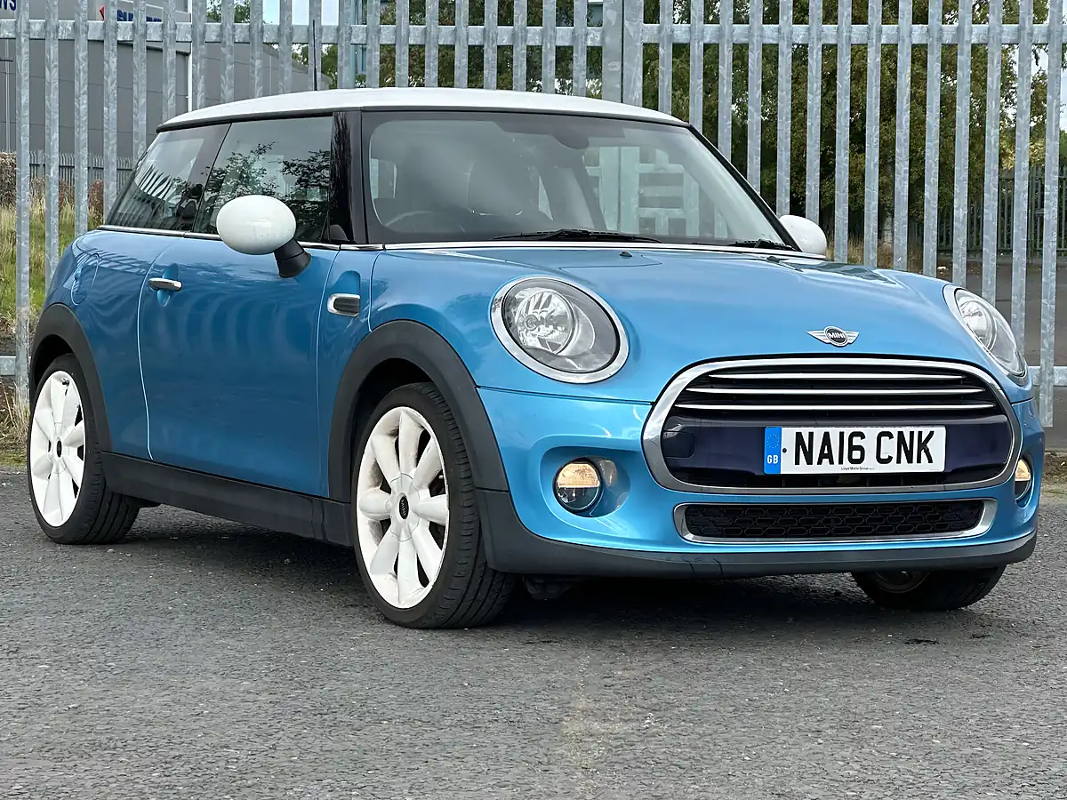 Used 2016 MINI Hatch Chili Ii Pack Electric Blue Metallic - Front View