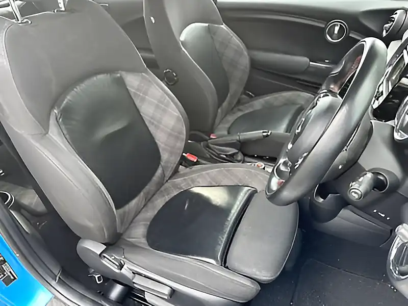 Used 2016 MINI Hatch Chili Ii Pack Electric Blue Metallic - Interior and Exterior details 10