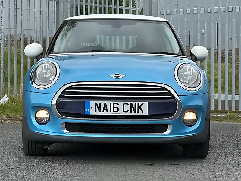 Used 2016 MINI Hatch Chili Ii Pack Electric Blue Metallic - Interior and Exterior details 4