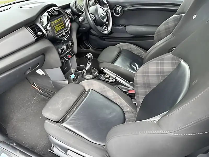 Used 2016 MINI Hatch Chili Ii Pack Electric Blue Metallic - Interior and Exterior details 8