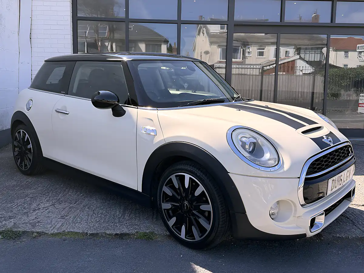 Used 2016 MINI Hatch Chili Ii Pack Pepper White - Front View