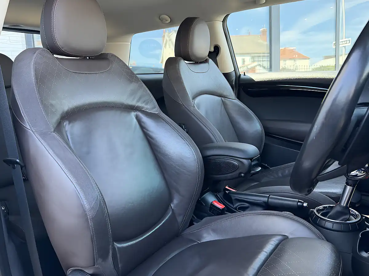 Used 2016 MINI Hatch Chili Ii Pack Pepper White - Interior and Exterior details 10