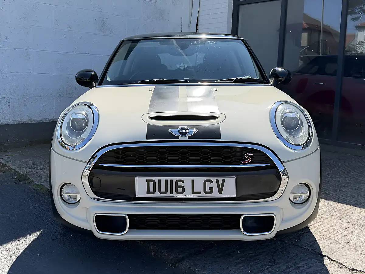 Used 2016 MINI Hatch Chili Ii Pack Pepper White - Interior and Exterior details 2