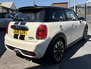 Used 2016 MINI Hatch Chili Ii Pack Pepper White - Interior and Exterior details 5
