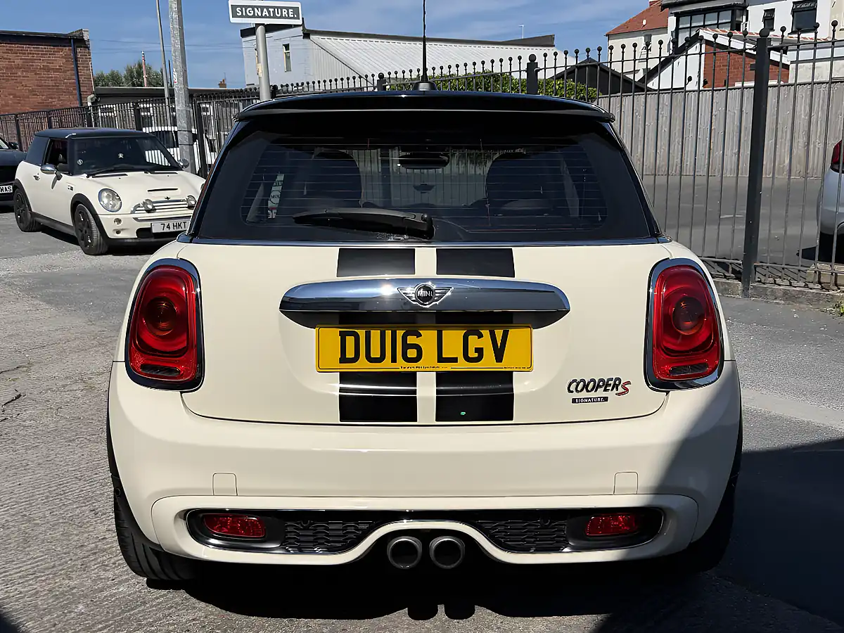 Used 2016 MINI Hatch Chili Ii Pack Pepper White - Interior and Exterior details 6