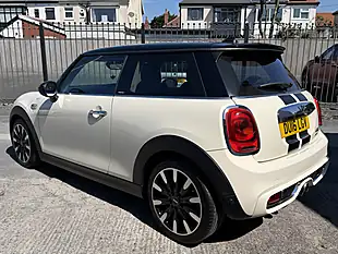 Used 2016 MINI Hatch Chili Ii Pack Pepper White - Interior and Exterior details 7