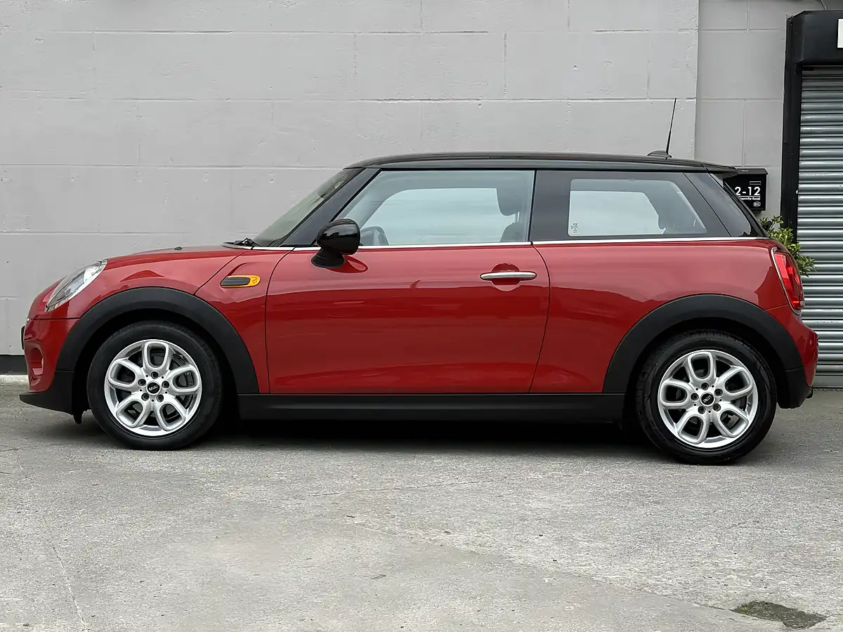 Used 2016 MINI Hatch Cooper 3-Door Red - Interior and Exterior details 6