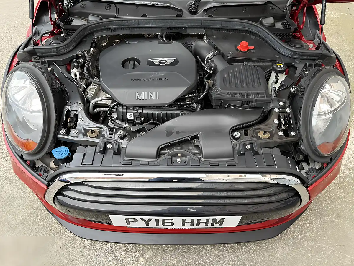 Used 2016 MINI Hatch Cooper 3-Door Red - Interior and Exterior details 9