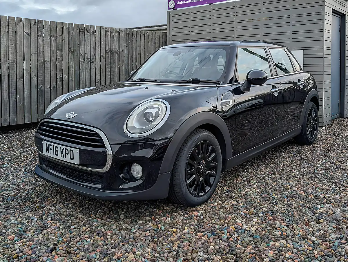 Used 2016 MINI Hatch Cooper Black - Interior and Exterior details 10