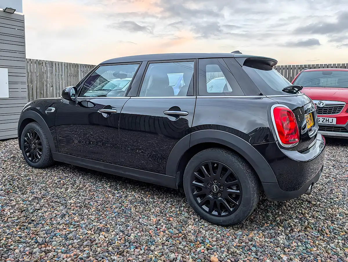 Used 2016 MINI Hatch Cooper Black - Interior and Exterior details 11