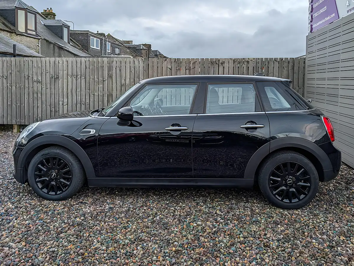 Used 2016 MINI Hatch Cooper Black - Interior and Exterior details 12